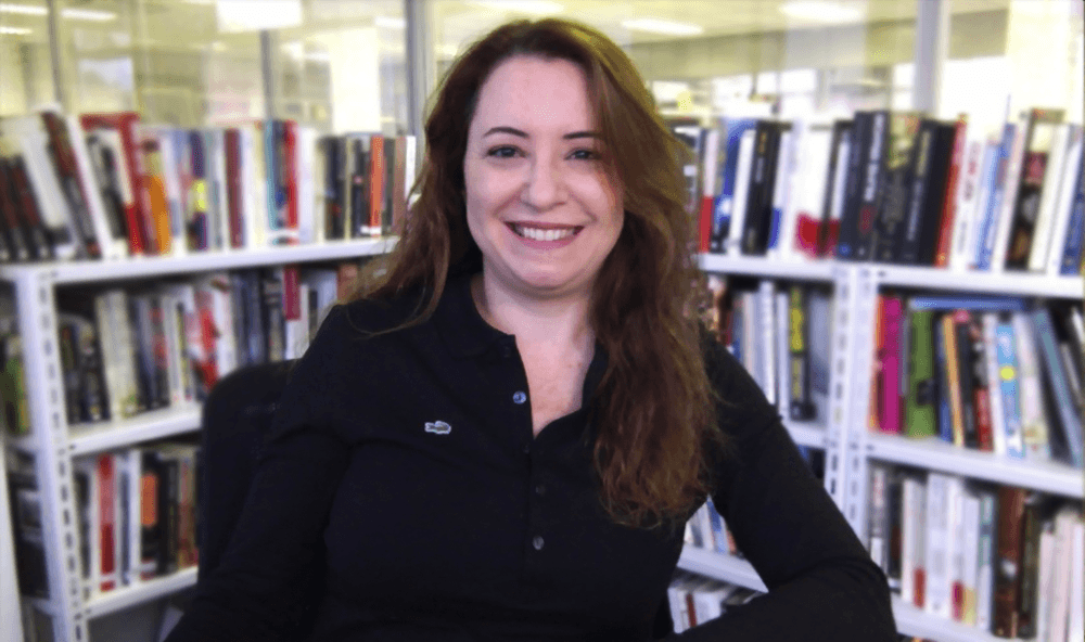A tradução de Holy Cow, por Renata Pettengill