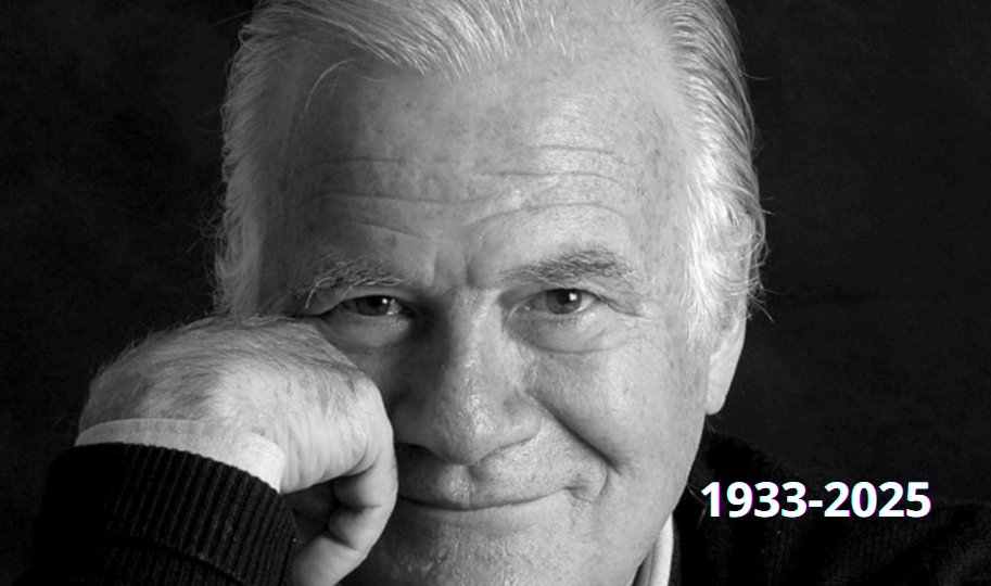 Mino Carta, autor de O Brasil, dá adeus à sua Olivetti