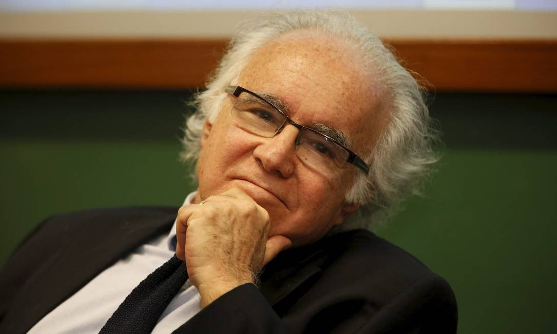 Autor da Civilização Brasileira, Joaquim Falcão é eleito para a Academia Brasileira de Letras